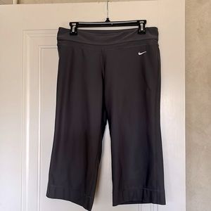 Nike DRI-FIT Capri Style Athletic Wide Leg Pants Charcoal Color Size M